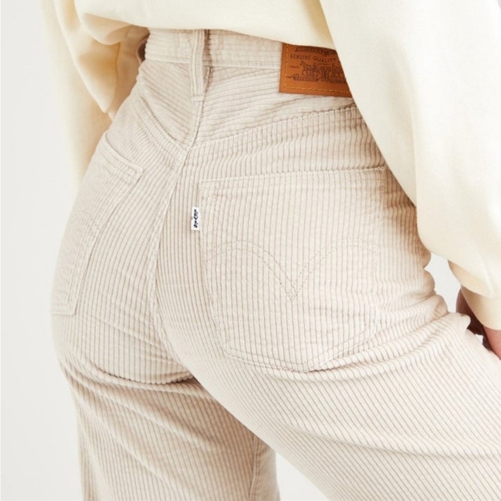 Levi’s Ribcage Straight Leg Off White Corduroy Ankle Pants